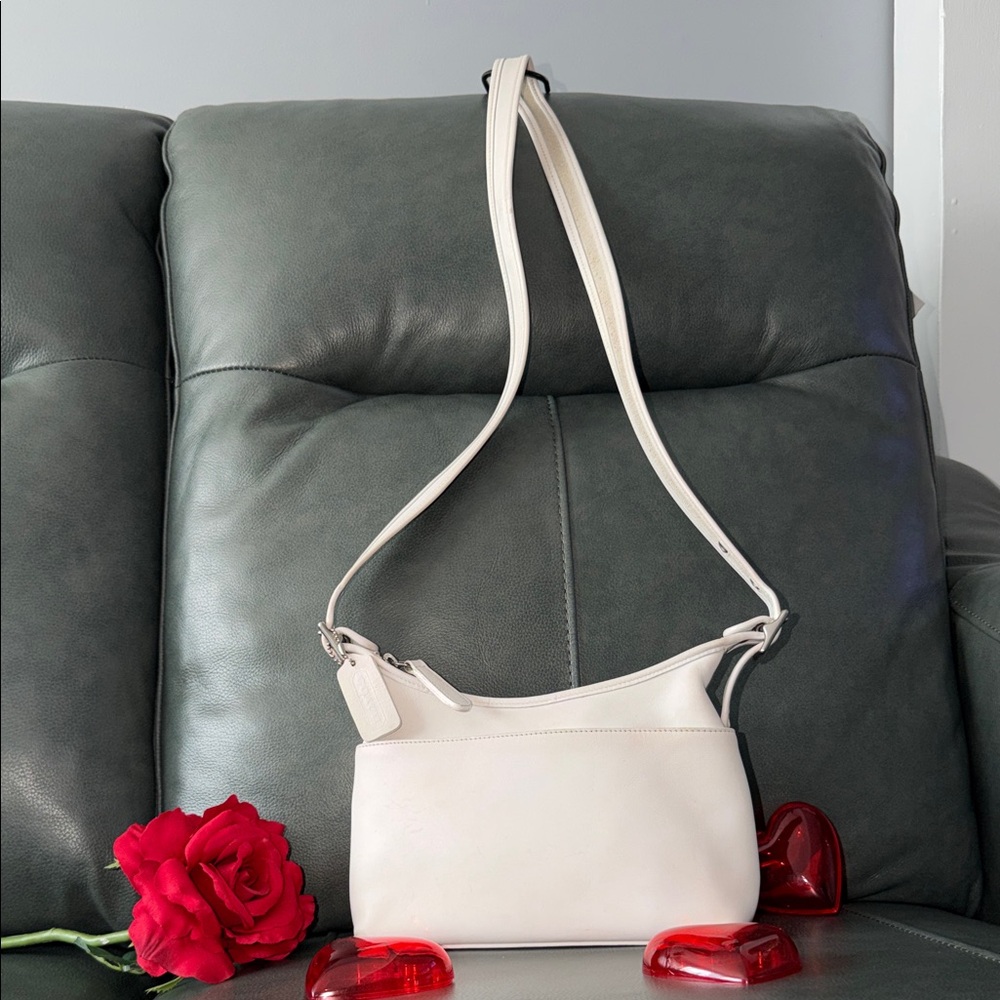 Coach Vintage 9136 Shoulder/Crossbody Bag🎀🎀🎀